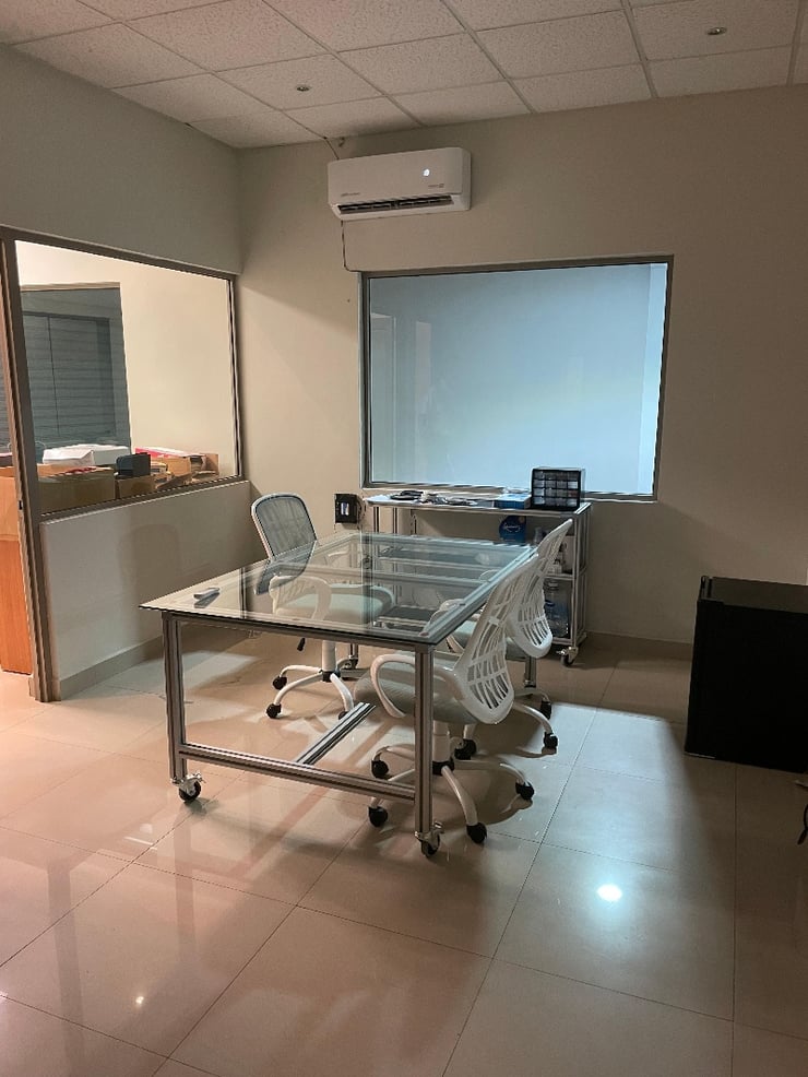 Room 2-800