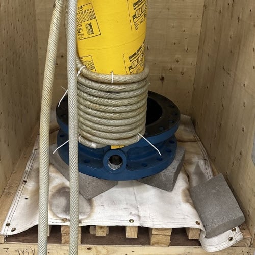 Heating steel valve and flange assembly